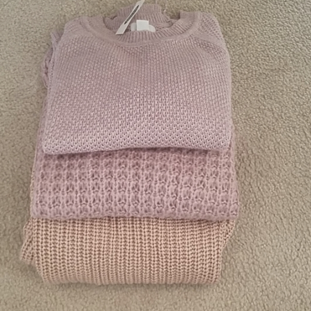 Set of 3 Sweaters ( Not Avail)